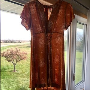 dress w/ sleeves, tie-up front, comfy, NEVER WORN.